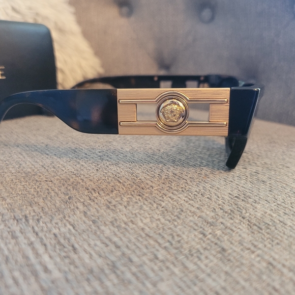 Versace sunglasses, Brand New without tags sunglasses, authentic - Picture 2 of 15